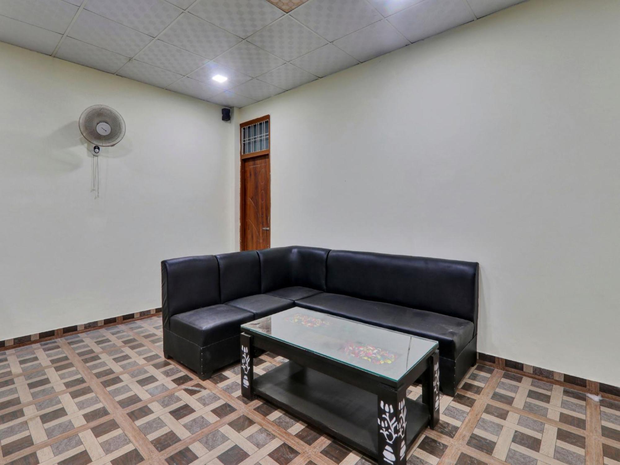 Hotel O Aradhya Galaxy Bhauli Exterior photo